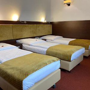 Dreibettzimmer